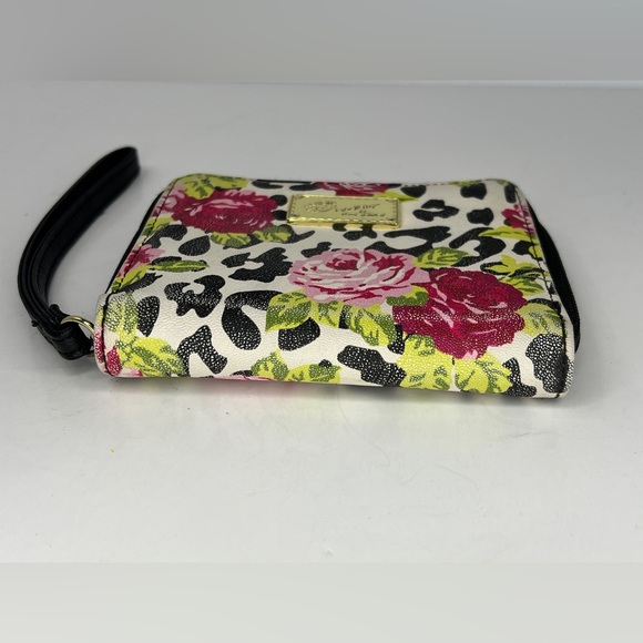 Betsey Johnson Luv Betsey Rose Multi Zip-Around Wallet Wristlet - Picture 6 of 12